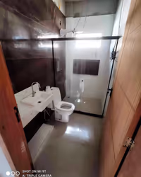 Banheiro Com Placas de porcelanato 120x60cm — Moté Construções (13/10/2023)