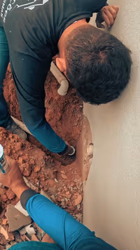 Diário de obra: acabamento cinza no capricho! 🎥🧱 Mais um dia de progresso! No vídeo, mostramos o acabamento cinza… — Moté Construções (06/08/2025)