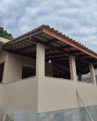 📏🔨Seu telhado merece esse acabamento premium! ⭐✨ Cada detalhe faz a diferença! 🔍 No telhado artesanal, os encaixes… — Moté Construções (06/02/2025)